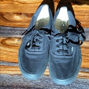 Vans Authentic women’s 7.5 men’s 6